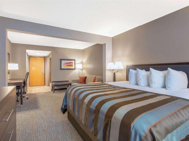 La Quinta Inn & Suites By Wyndham Мурсвилл Экстерьер фото