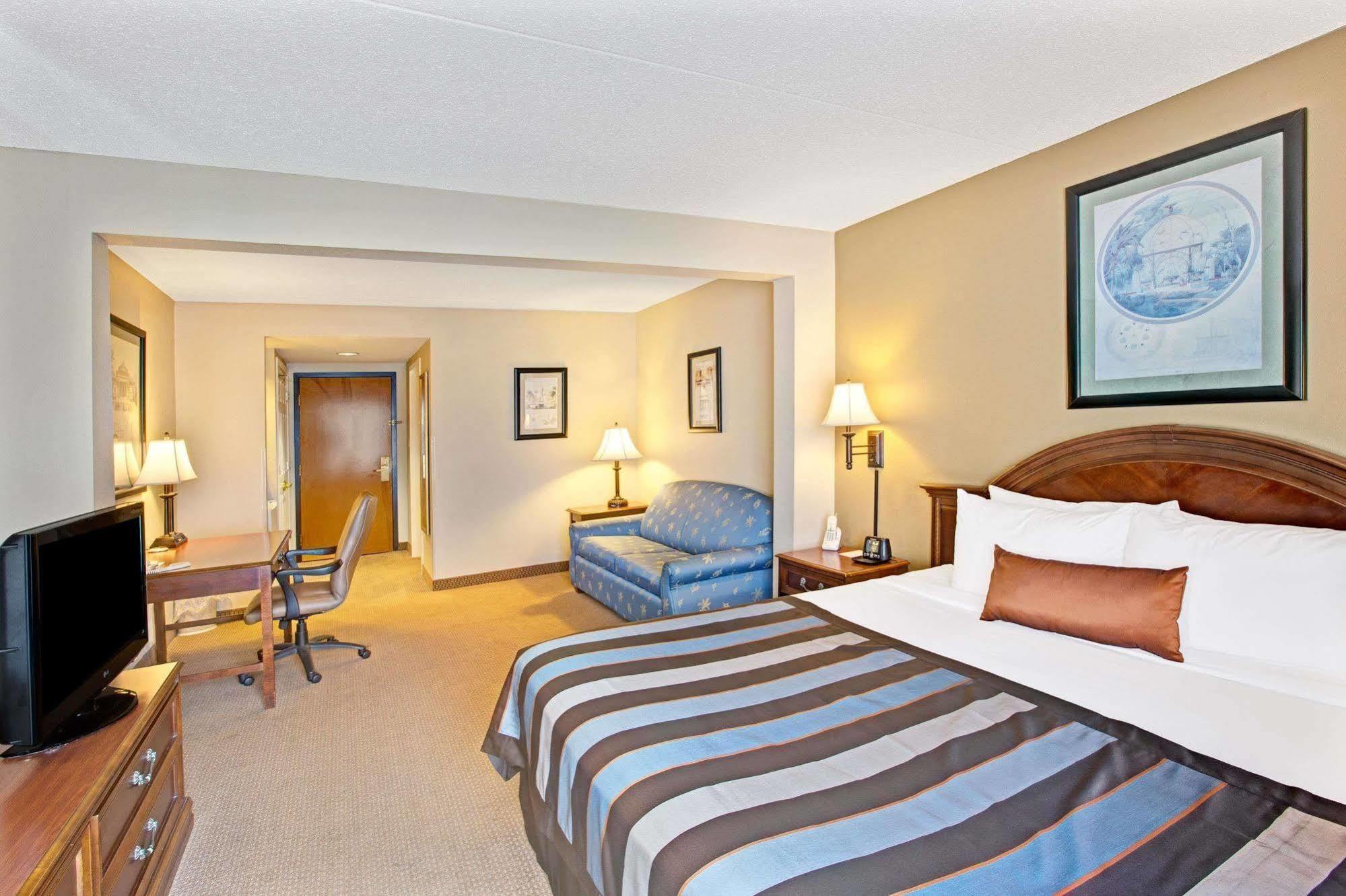 La Quinta Inn & Suites By Wyndham Мурсвилл Экстерьер фото